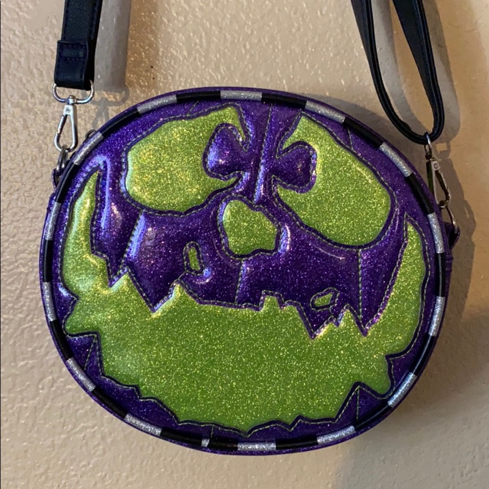 Love pain stitches bag